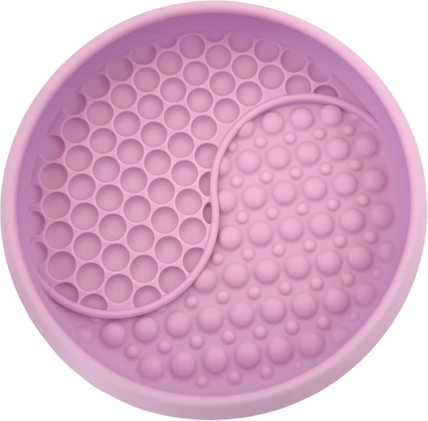 Alfombrilla de lamer rosa de cerca, con la superficie en relieve